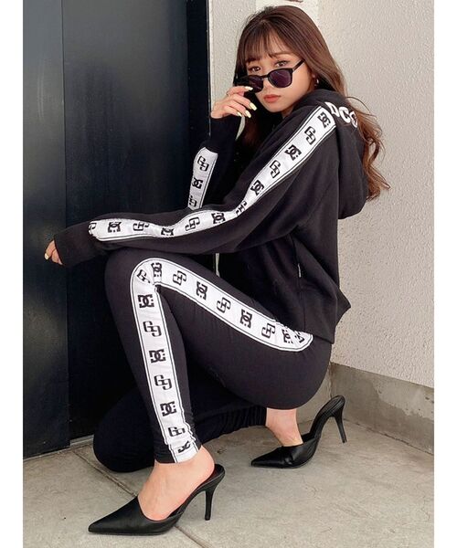 GYDA（ジェイダ）の「【WEB限定】GYDA×DC GG STAR LOGOラインショートパーカー（Tシャツ/カットソー・レディース・ブラック・FREE）」の3枚目の写真