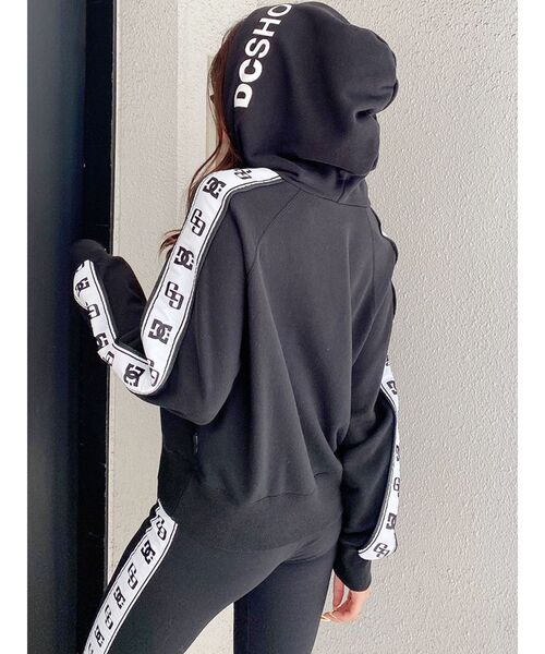 GYDA（ジェイダ）の「【WEB限定】GYDA×DC GG STAR LOGOラインショートパーカー（Tシャツ/カットソー・レディース・ブラック・FREE）」の4枚目の写真