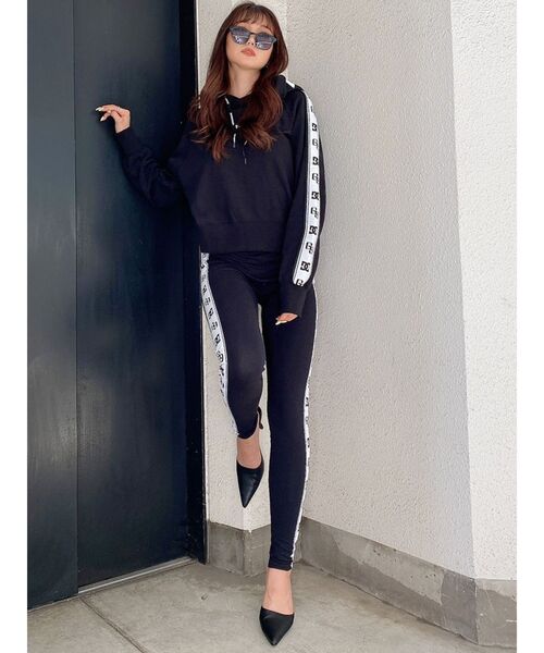 GYDA（ジェイダ）の「【WEB限定】GYDA×DC GG STAR LOGOラインショートパーカー（Tシャツ/カットソー・レディース・ブラック・FREE）」の8枚目の写真