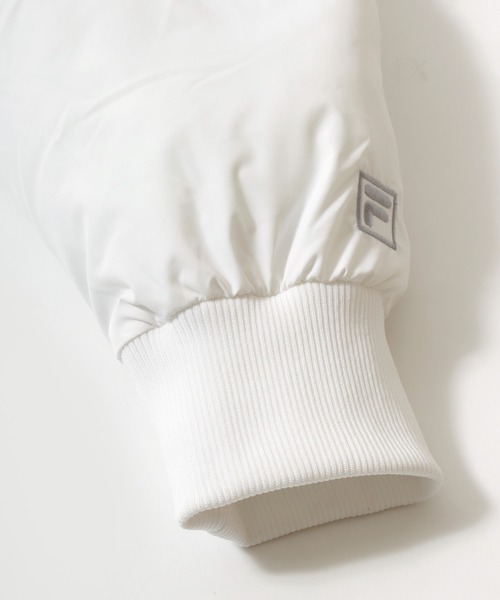 FILA(フィラ)の「別注 FILA(フィラ)スタンドネックフェイクダウンジャケット メンズ レディース ユニセックス/パデットジャケット/中綿パファージャケット/ショートペディン(ダウンジャケット/コート・メンズ・ブラック/ホワイト・LL/L/M)」の12枚目の写真