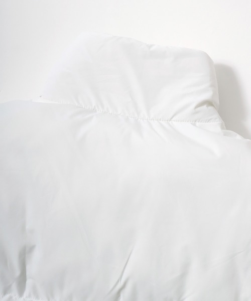 FILA(フィラ)の「別注 FILA(フィラ)スタンドネックフェイクダウンジャケット メンズ レディース ユニセックス/パデットジャケット/中綿パファージャケット/ショートペディン(ダウンジャケット/コート・メンズ・ブラック/ホワイト・LL/L/M)」の6枚目の写真