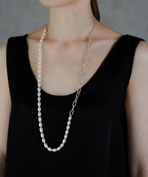 ISOLATION（アイソレーション）の「【ISOLATION / アイソレーション】〈UNISEX〉Baroque Pearl Mix Chain Necklace / 淡水バロックパールミックスチェーン　マンテルネックレス silver925（ネックレス・レディース・ホワイト×シルバー・80ｃｍ）」の14枚目の写真