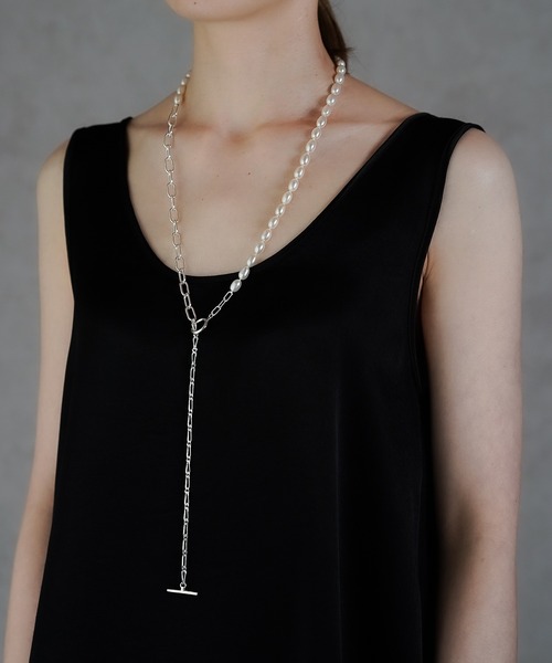 ISOLATION（アイソレーション）の「【ISOLATION / アイソレーション】〈UNISEX〉Baroque Pearl Mix Chain Necklace / 淡水バロックパールミックスチェーン　マンテルネックレス silver925（ネックレス・レディース・ホワイト×シルバー・80ｃｍ）」の13枚目の写真