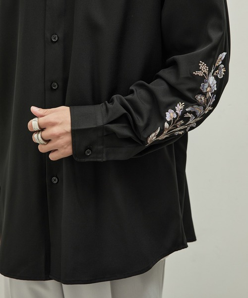 JUNRED（ジュンレッド）の「【 UNISEX 】フラワーデコオーバーシャツ（シャツ/ブラウス・メンズ・ブラック/ホワイト/ブラック系その他/ホワイト系その他・S/M/L）」の22枚目の写真