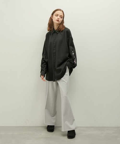 JUNRED（ジュンレッド）の「【 UNISEX 】フラワーデコオーバーシャツ（シャツ/ブラウス・メンズ・ブラック/ホワイト/ブラック系その他/ホワイト系その他・S/M/L）」の13枚目の写真