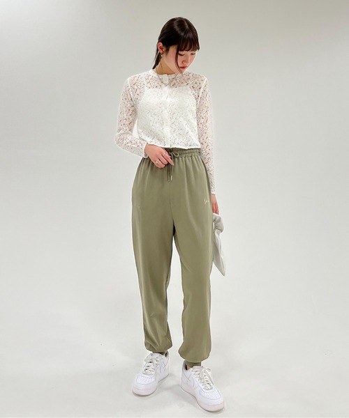 EPIMI E'PIMMY（エピミエピミー）の「フラワーレースブラウスカーディガン（カーディガン/ボレロ・レディース・オフホワイト/アイボリー/ブラック/オリーブ・MEDIUM）」の16枚目の写真