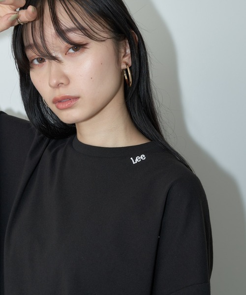 Lee(リー)の「Lee×e.m.a.e ROUNDHEM TEE(Tシャツ/カットソー・レディース・オフホワイト/ブルー/ブラック・FREE)」の2枚目の写真