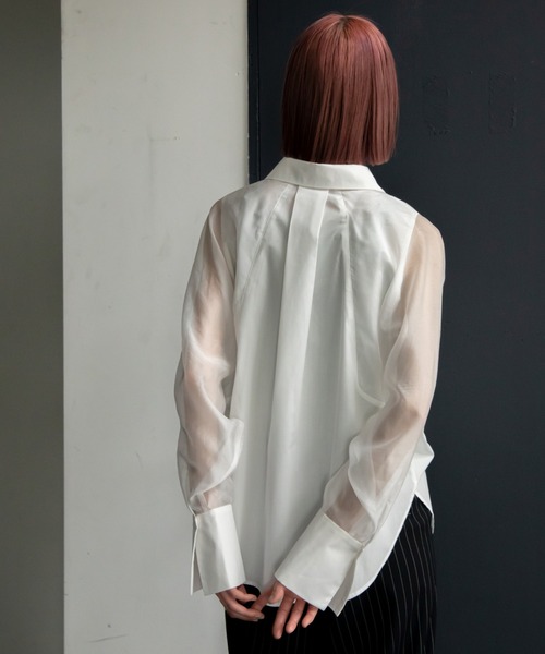VACANCY（ヴァカンシー）の「袖シアースキンアウトシャツ（シャツ/ブラウス・レディース・ホワイト/ブルー・FREE）」の8枚目の写真