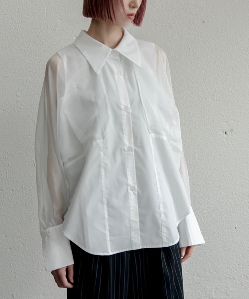 VACANCY（ヴァカンシー）の「袖シアースキンアウトシャツ（シャツ/ブラウス・レディース・ホワイト/ブルー・FREE）」の4枚目の写真