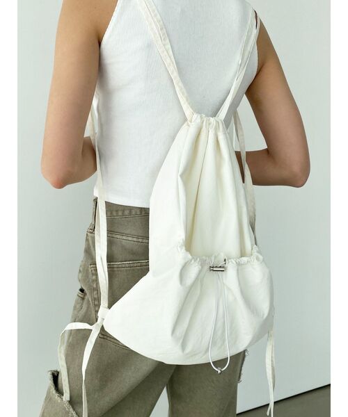 EMODA(エモダ)の「ドローストリングバックパック(バックパック/リュック・レディース・グレー/ホワイト/ブラック・FREE)」の20枚目の写真