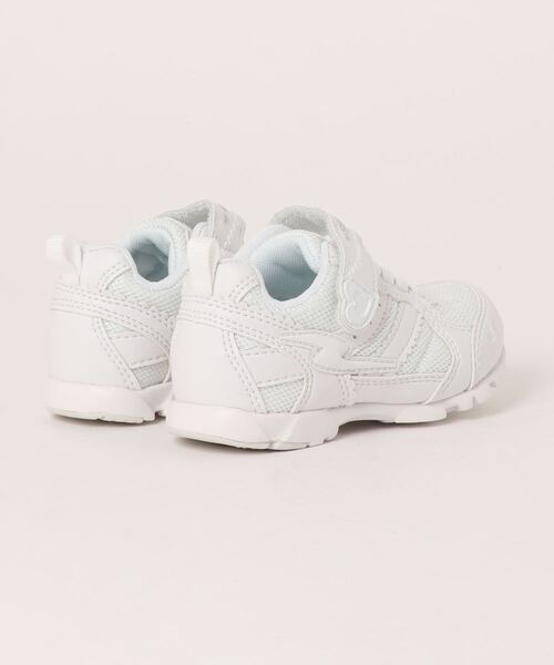 MoonStar(ムーンスター)の「【MoonStar/ムーンスター】SS J753 キッズ/ジュニア スニーカー(スニーカー・キッズ・ホワイト・16.5cm/22.5cm/23.0cm/20.0cm/21.0cm/18.0cm/15.5cm/17.0cm/17.5cm/22.0cm/16.0cm/15.0cm/20.5cm/21.5cm/19.0cm/18.5cm/19.5cm/24.0cm/24.5cm/23.5cm)」の6枚目の写真