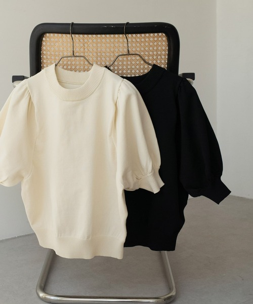 MIELI INVARIANT（ミエリインヴァリアント）の「Puff Knit Pullover（ニット/セーター・レディース・ブラック/アイボリー・FREE）」の5枚目の写真