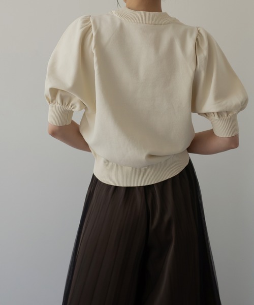 MIELI INVARIANT（ミエリインヴァリアント）の「Puff Knit Pullover（ニット/セーター・レディース・ブラック/アイボリー・FREE）」の3枚目の写真