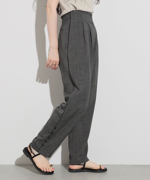 BEAMS HEART（ビームスハート）の「BEAMS HEART / パイピング 裾ボタン ハイウエストパンツ（スラックス・レディース・ブルー/ベージュ/ブラック系その他4/ホワイト系その他5/ネイビー・FREE）」の3枚目の写真