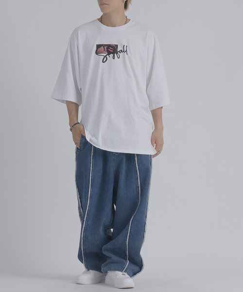 RE730(アールイーセブンサーティー)の「RE730 ビッグシルエットドルマンTシャツ セクシーなリッププリント(Tシャツ/カットソー・メンズ・ブラック/オフホワイト・MEDIUM/LARGE/X-LARGE)」の10枚目の写真