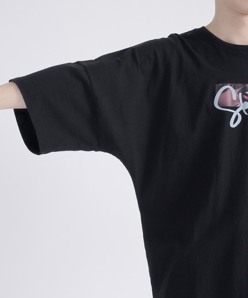 RE730(アールイーセブンサーティー)の「RE730 ビッグシルエットドルマンTシャツ セクシーなリッププリント(Tシャツ/カットソー・メンズ・ブラック/オフホワイト・MEDIUM/LARGE/X-LARGE)」の5枚目の写真