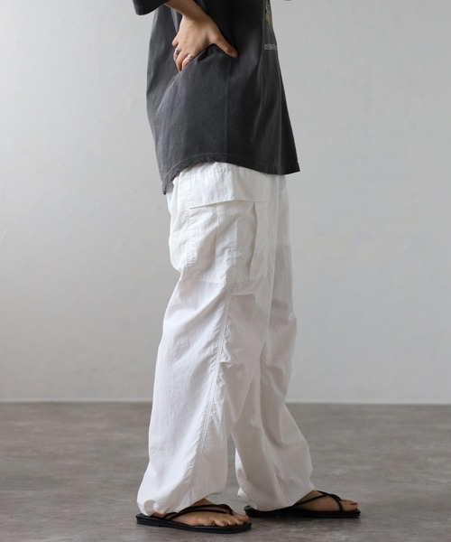 CREARE -LINO-(クレアーレリノ)の「<ユニセックス>オーバーサイズ ルーズ ワイド カーゴパンツ(カーゴパンツ・メンズ・ホワイト/ブラック/カーキ/チャコールグレー/ネイビー・M/L)」の14枚目の写真