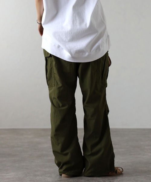CREARE -LINO-(クレアーレリノ)の「<ユニセックス>オーバーサイズ ルーズ ワイド カーゴパンツ(カーゴパンツ・メンズ・ホワイト/ブラック/カーキ/チャコールグレー/ネイビー・M/L)」の8枚目の写真