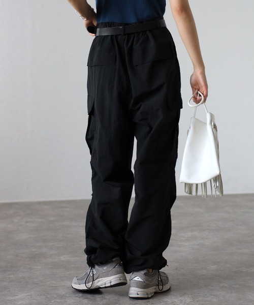 CREARE -LINO-(クレアーレリノ)の「<ユニセックス>オーバーサイズ ルーズ ワイド カーゴパンツ(カーゴパンツ・メンズ・ホワイト/ブラック/カーキ/チャコールグレー/ネイビー・M/L)」の22枚目の写真