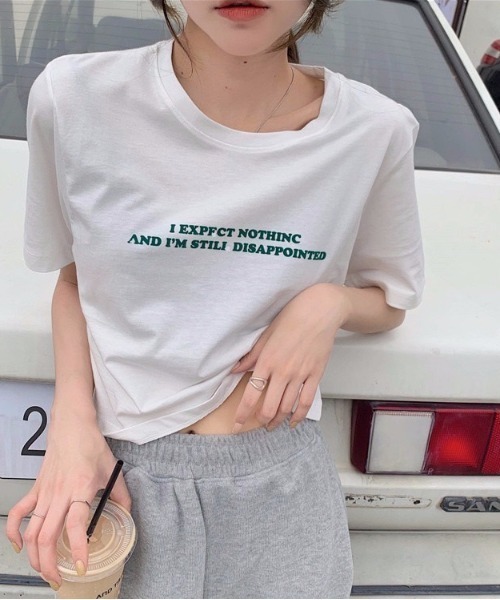 Ada.（エイダ）の「レタリングプリントクロップドTシャツ（Tシャツ/カットソー・レディース・グレー/ホワイト・FREE）」の4枚目の写真