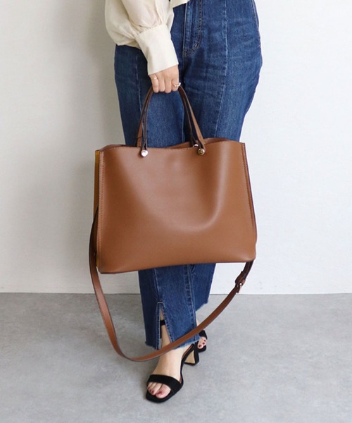 MIAN （ミアン）の「【MIAN】A4横型2Wayバッグ CLIVIA 2231-113-1（ハンドバッグ・レディース・モカ/ブラウン/ブラック/グレー/アイボリー・FREE）」の4枚目の写真