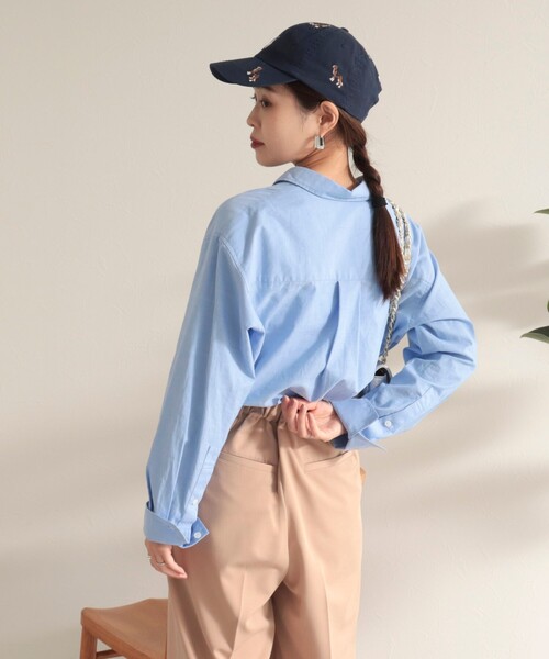 fredy emue（フレディエミュ）の「刺繍入りBasicシャツ（シャツ/ブラウス・レディース・オフホワイト/ネイビー/サックスブルー/ピンク・38）」の5枚目の写真