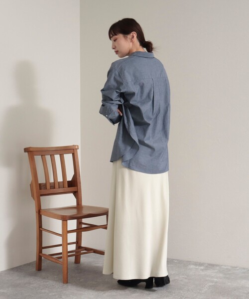 fredy emue（フレディエミュ）の「刺繍入りBasicシャツ（シャツ/ブラウス・レディース・オフホワイト/ネイビー/サックスブルー/ピンク・38）」の11枚目の写真