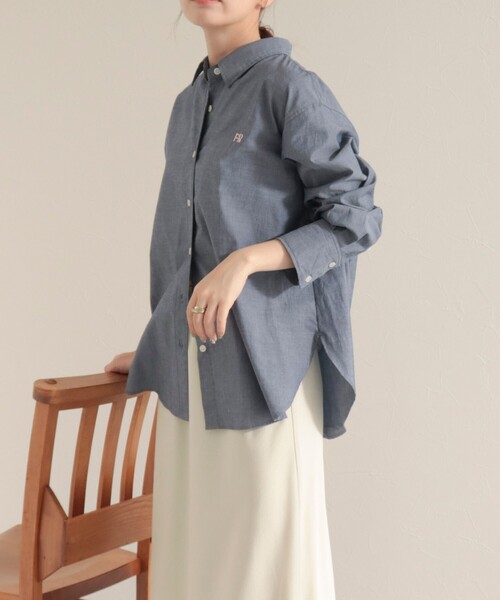 fredy emue（フレディエミュ）の「刺繍入りBasicシャツ（シャツ/ブラウス・レディース・オフホワイト/ネイビー/サックスブルー/ピンク・38）」の17枚目の写真
