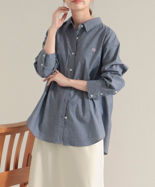fredy emue（フレディエミュ）の「刺繍入りBasicシャツ（シャツ/ブラウス・レディース・オフホワイト/ネイビー/サックスブルー/ピンク・38）」の20枚目の写真