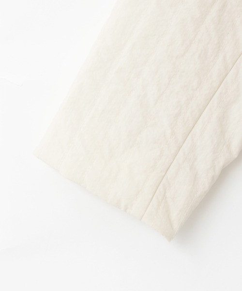 LOWRYS FARM(ローリーズファーム)の「キルティングショートジャケット 903917(ナイロンジャケット・キッズ・ブラック/アイボリー/カーキ・150cm/160cm)」の9枚目の写真