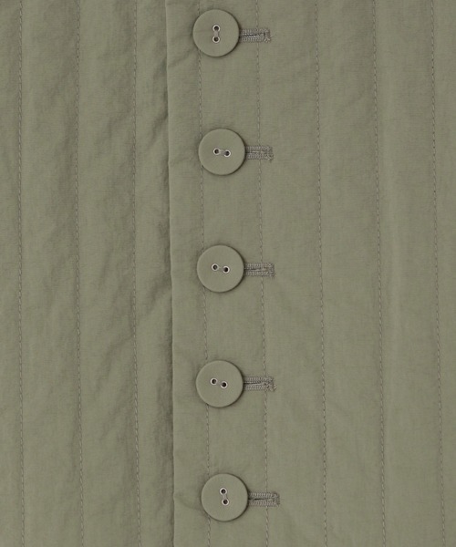 LOWRYS FARM(ローリーズファーム)の「キルティングショートジャケット 903917(ナイロンジャケット・キッズ・ブラック/アイボリー/カーキ・150cm/160cm)」の16枚目の写真