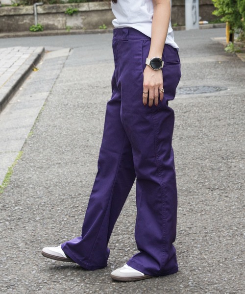 Dickies(ディッキーズ)の「【Dickies】センタークリースフレアパンツ 3187-6401 ※(チノパンツ・レディース・オリーブ/ベージュ/マルチ/パープル/アイボリー/インディゴブルー/ブラック・M/L)」の22枚目の写真