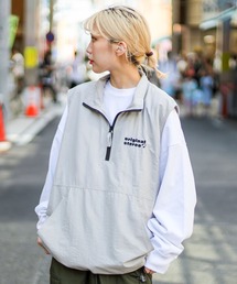 【ユニセックスで着用可能】ハーフジップナイロンベスト STEREO