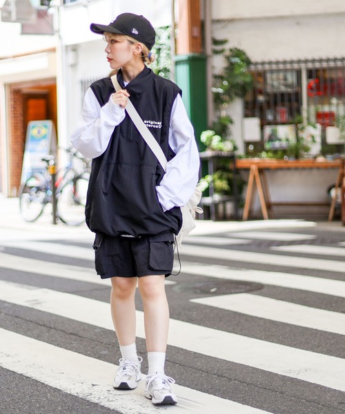 SPINNS（スピンズ）の「【ユニセックスで着用可能】ハーフジップナイロンベスト STEREO（ベスト・メンズ・グレー/ブラック/イエロー・ONESIZE）」の11枚目の写真