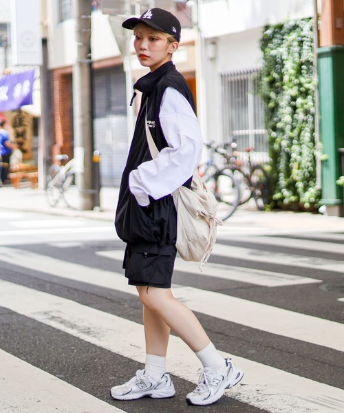 SPINNS（スピンズ）の「【ユニセックスで着用可能】ハーフジップナイロンベスト STEREO（ベスト・メンズ・グレー/ブラック/イエロー・ONESIZE）」の13枚目の写真