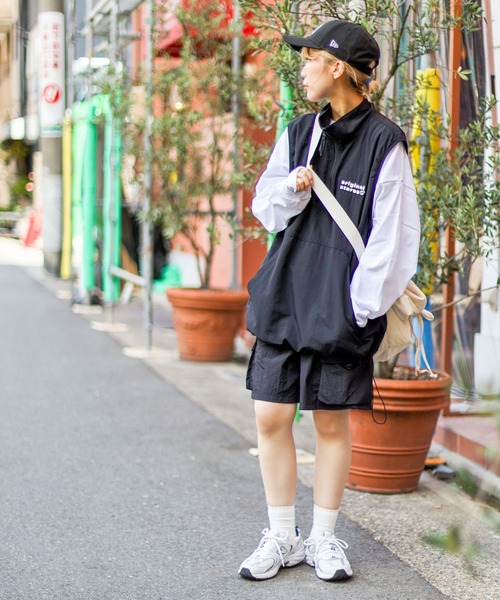 SPINNS（スピンズ）の「【ユニセックスで着用可能】ハーフジップナイロンベスト STEREO（ベスト・メンズ・グレー/ブラック/イエロー・ONESIZE）」の5枚目の写真