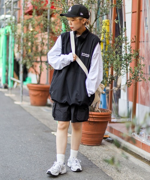 SPINNS（スピンズ）の「【ユニセックスで着用可能】ハーフジップナイロンベスト STEREO（ベスト・メンズ・グレー/ブラック/イエロー・ONESIZE）」の9枚目の写真