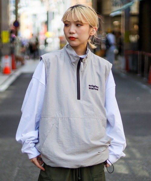 SPINNS（スピンズ）の「【ユニセックスで着用可能】ハーフジップナイロンベスト STEREO（ベスト・メンズ・グレー/ブラック/イエロー・ONESIZE）」の20枚目の写真