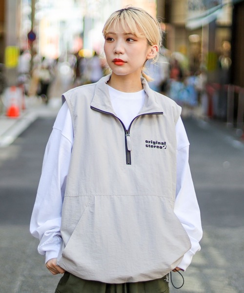 SPINNS（スピンズ）の「【ユニセックスで着用可能】ハーフジップナイロンベスト STEREO（ベスト・メンズ・グレー/ブラック/イエロー・ONESIZE）」の16枚目の写真