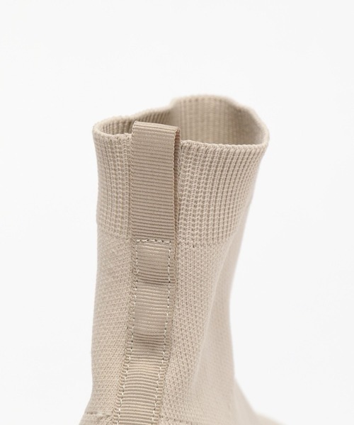 LAKOLE（ラコレ）の「スニーカーソールニットブーツ / 969369（ブーツ・レディース・ベージュ/ブラック・LARGE/MEDIUM）」の18枚目の写真