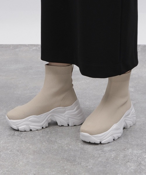 LAKOLE（ラコレ）の「スニーカーソールニットブーツ / 969369（ブーツ・レディース・ベージュ/ブラック・LARGE/MEDIUM）」の21枚目の写真
