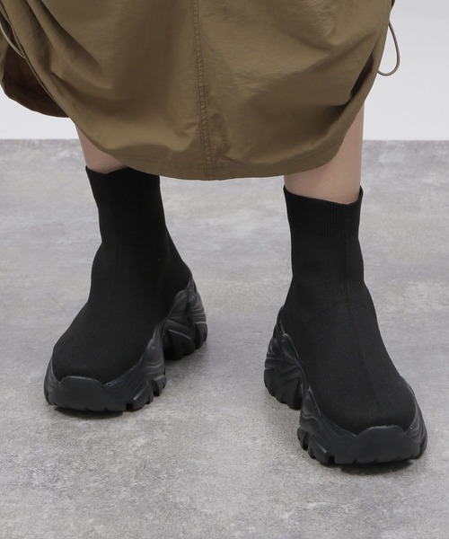 LAKOLE（ラコレ）の「スニーカーソールニットブーツ / 969369（ブーツ・レディース・ベージュ/ブラック・LARGE/MEDIUM）」の22枚目の写真