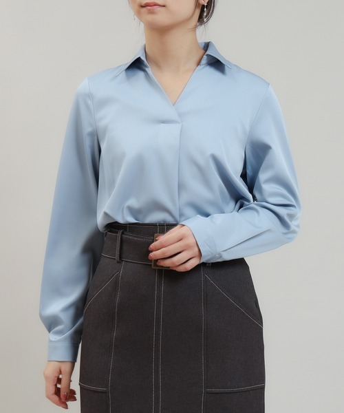 TRUDEA(トルディア)の「襟付きスキッパ―ネックシャツブラウス(シャツ/ブラウス・レディース・ベージュ/ブルーグリーン/ホワイト/ネイビー/グレイッシュベージュ/サックスブルー・MEDIUM)」の1枚目の写真