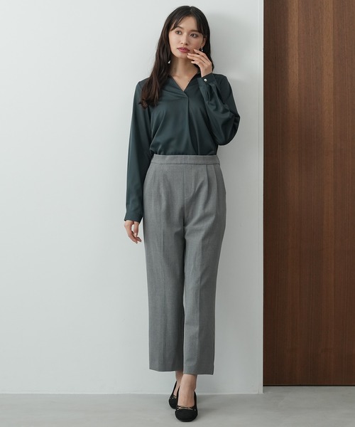 TRUDEA(トルディア)の「襟付きスキッパ―ネックシャツブラウス(シャツ/ブラウス・レディース・ベージュ/ブルーグリーン/ホワイト/ネイビー/グレイッシュベージュ/サックスブルー・MEDIUM)」の20枚目の写真