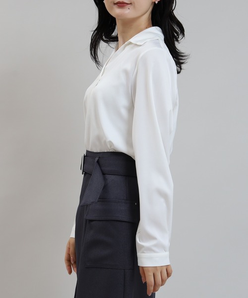 TRUDEA(トルディア)の「襟付きスキッパ―ネックシャツブラウス(シャツ/ブラウス・レディース・ベージュ/ブルーグリーン/ホワイト/ネイビー/グレイッシュベージュ/サックスブルー・MEDIUM)」の8枚目の写真