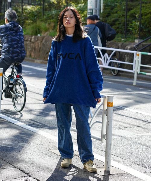 RVCA(ルーカ)の「RVCA メンズ BIG RVCA KNIT セーター【2023年秋冬モデル】/ルーカニット(ニット/セーター・メンズ・ブルー/ブラック/ゴールド・MEDIUM/SMALL/LARGE/X-LARGE)」の21枚目の写真