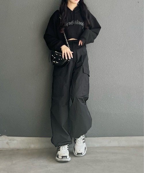 STRAY SHEEP（ストレイシープ）の「[STRAY SHEEP]ブレイクロゴクロップド丈パーカー（パーカー・レディース・ブラック/ホワイト・FREE）」の5枚目の写真