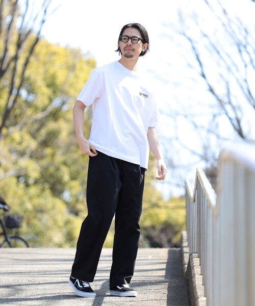 UNIVERSAL OVERALL(ユニバーサルオーバーオール)の「UNIVERSAL OVERALL × B:MING by BEAMS / 別注 Logo embroidery Print TEE(Tシャツ/カットソー・メンズ・ホワイト/ブラック・S/M/L/XL)」の4枚目の写真