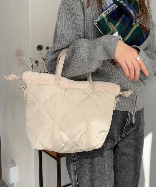 CACHELLIE（カシェリエ）の「【Cachellie/カシェリエ】キルトボアリバーショルダートートバッグ（トートバッグ・レディース・ベージュ/ブラック・FREE）」の3枚目の写真