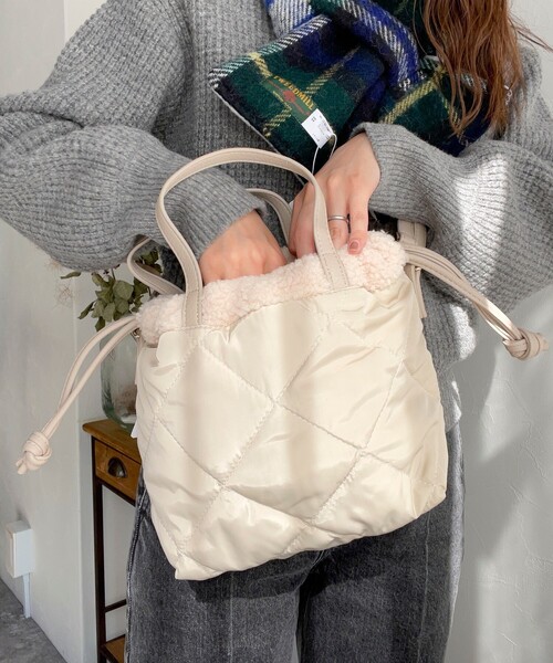 CACHELLIE（カシェリエ）の「【Cachellie/カシェリエ】キルトボアリバーショルダートートバッグ（トートバッグ・レディース・ベージュ/ブラック・FREE）」の5枚目の写真